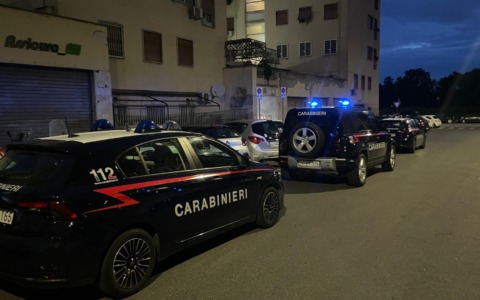 Smantellati a Cambiasca i bivacchi dello spaccio nei boschi