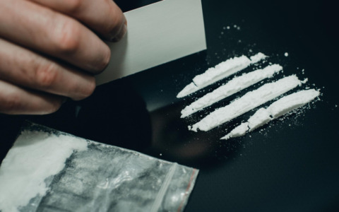 Un chilo di hashish nello zaino: arrestati due giovani