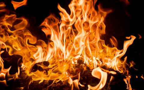 Furgone incendiato nell’area di servizio Verbano Est