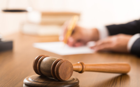 Viola più volte il divieto: 50enne in carcere