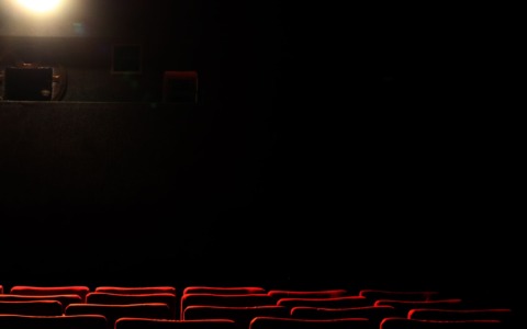 Resta fermo il rifacimento del tetto del Teatro Sociale di Omegna